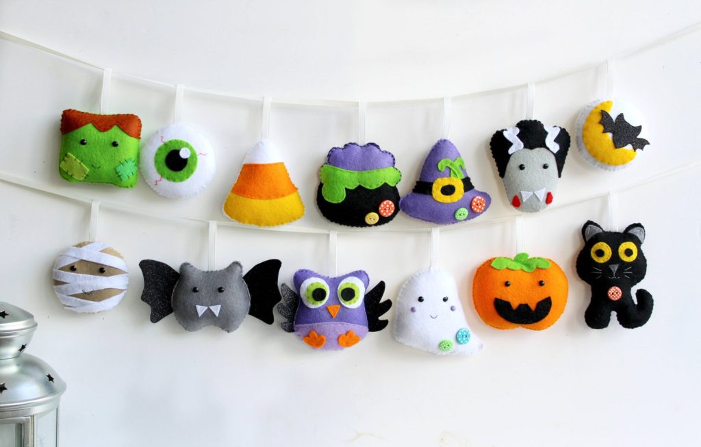 Make Your Own Handmade Gift with Awesome Arts and Crafts Kits for All Ages on Etsy to Inspire Your Creative Side Make Your Own Crafts, Handmade Gifts, PollyChromeCrafts Make Own Halloween Felt